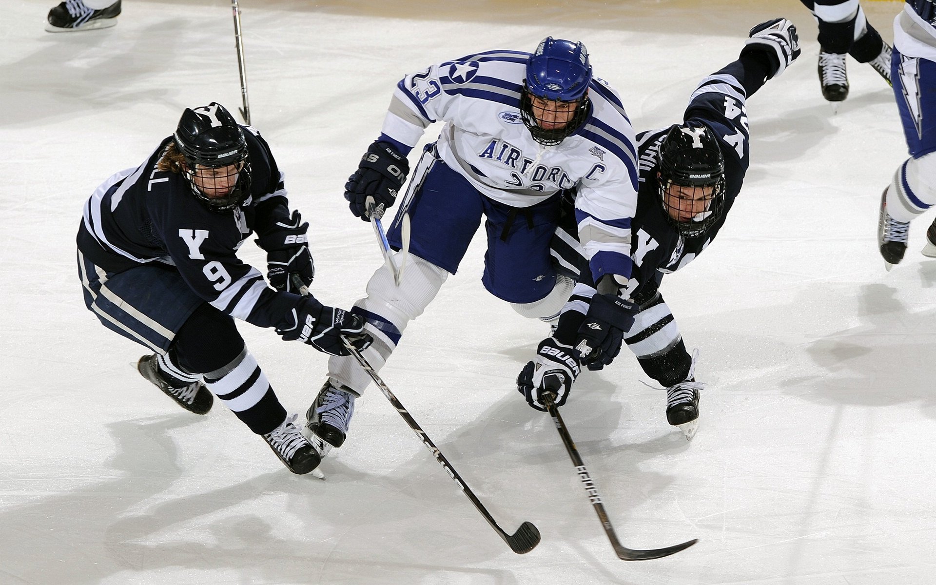 青少年体育心理干预机制标准化建议，在学校体育中提高我国青少年心理健康的建议或对策